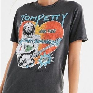 Looking 4 TomPetty shirts! Willing to pay whatever